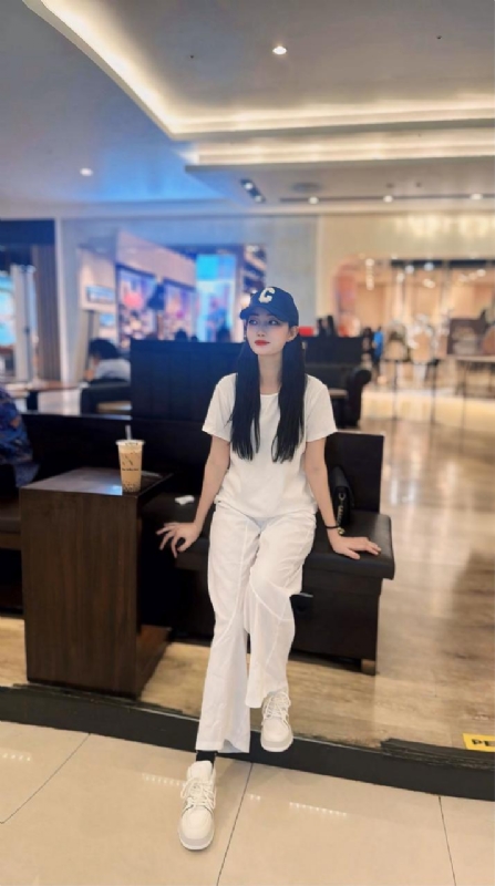 卖火柴的小女孩的第一张照片--平顶山相亲服务中心