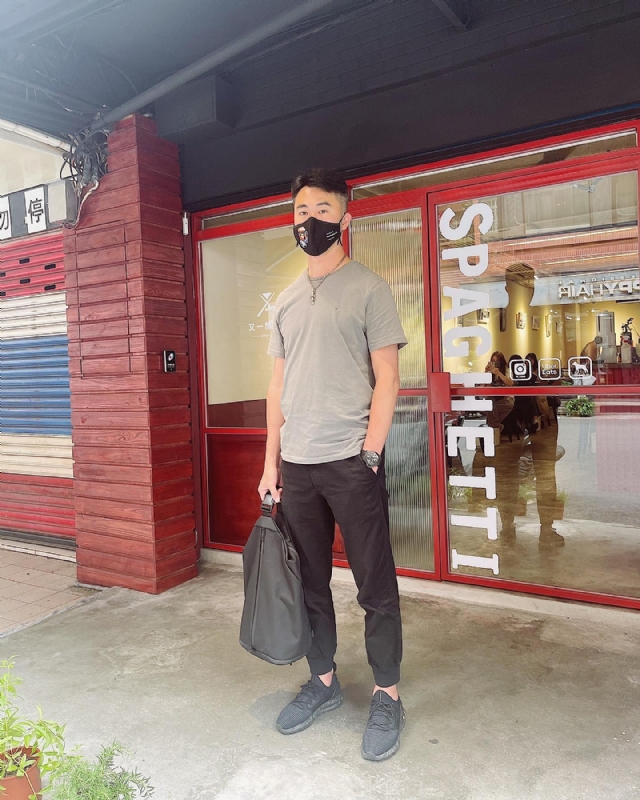 酒商安迪的第一张照片--平顶山相亲服务中心