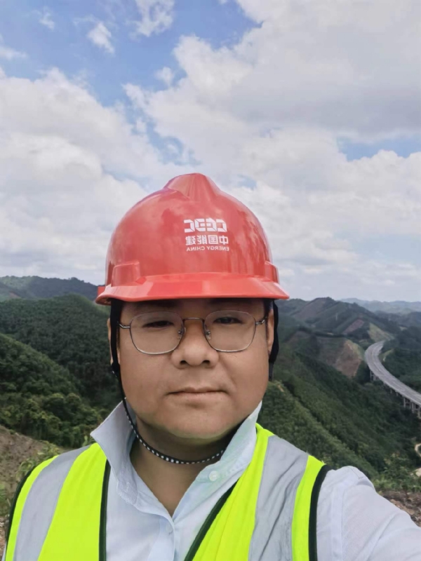 冰城小土匪的第一张照片--平顶山相亲服务中心