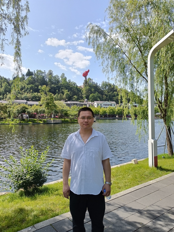 风雨相伴的第一张照片--平顶山相亲服务中心