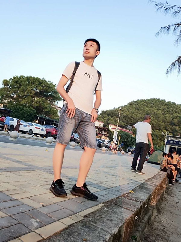 俊皓的第二张照片--平顶山相亲服务中心