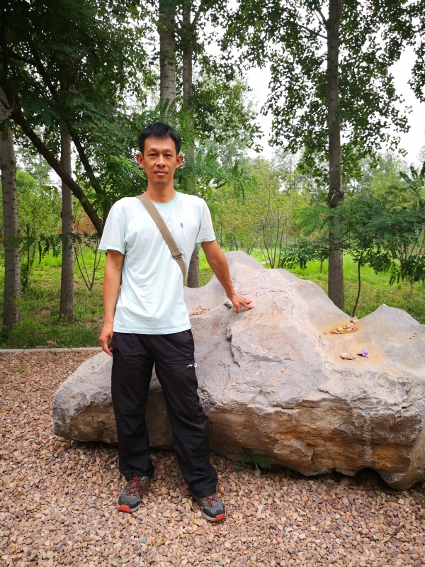 宠辱不惊的第一张照片--平顶山相亲服务中心