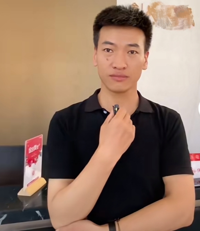 一杯梁白开的第一张照片--平顶山相亲服务中心