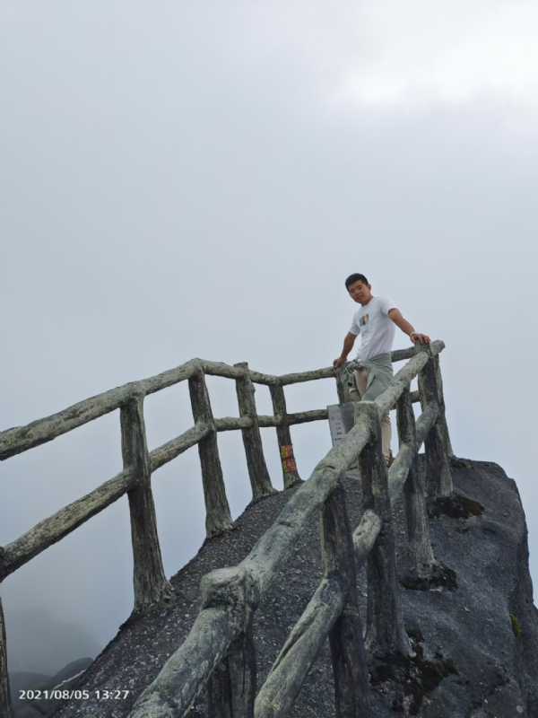 灰色轨迹的第一张照片--平顶山相亲服务中心