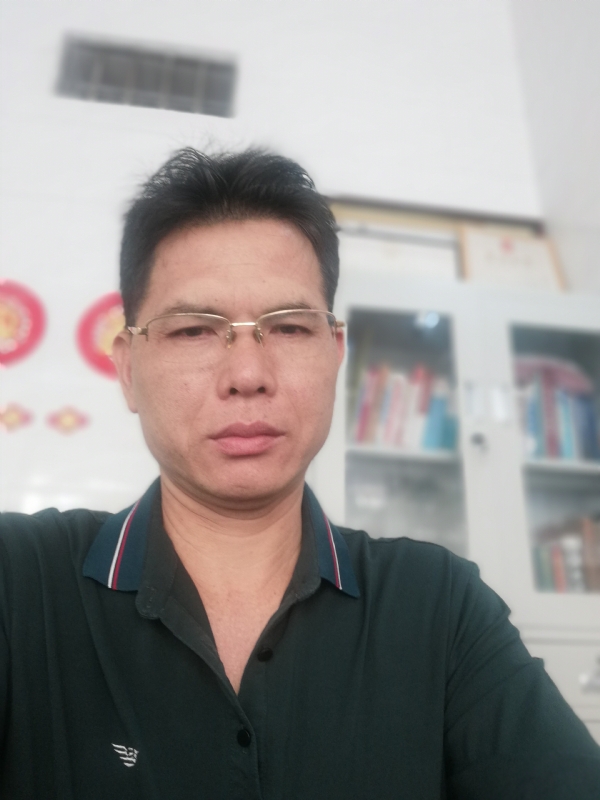 后视镜的第一张照片--平顶山相亲服务中心