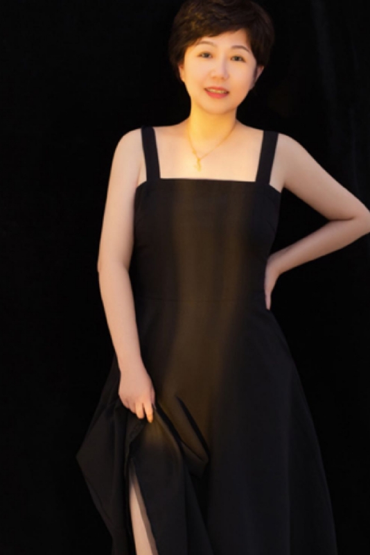 阿娜的第一张照片--平顶山相亲服务中心