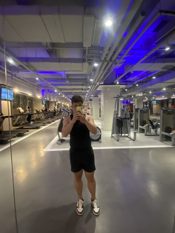 阿龙设计师的第六张照片--平顶山相亲服务中心