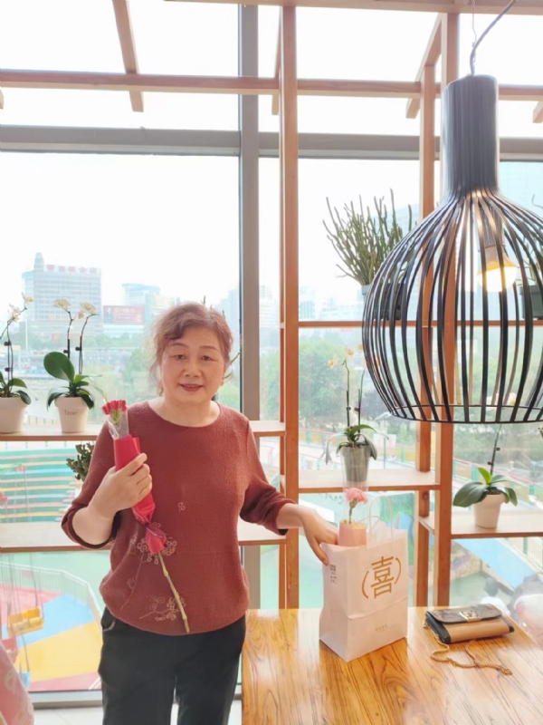 静香的第一张照片--平顶山相亲服务中心