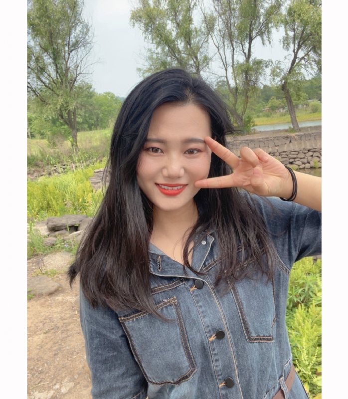 月亮的第一张照片--平顶山相亲服务中心