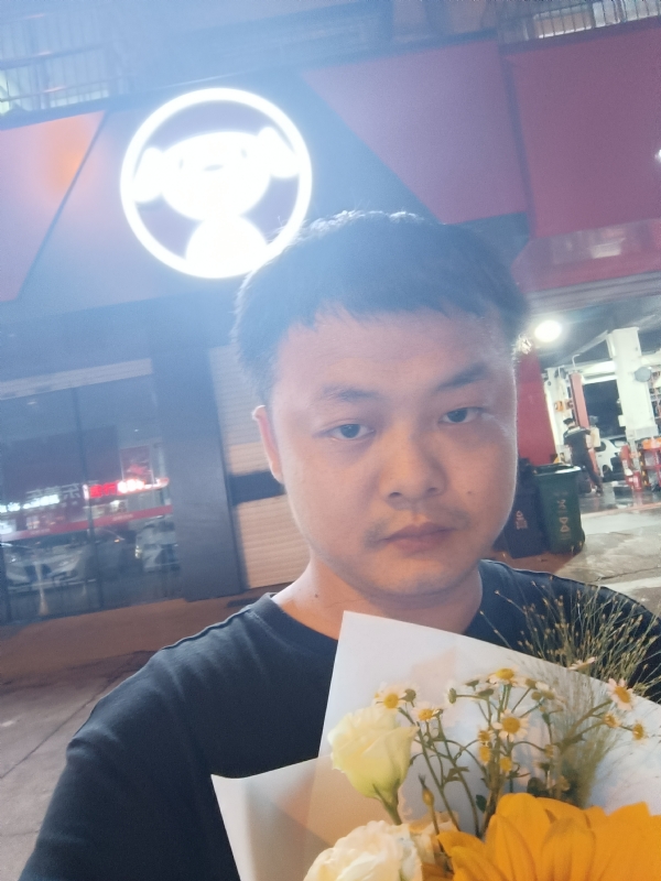 小陈的第一张照片--平顶山相亲服务中心