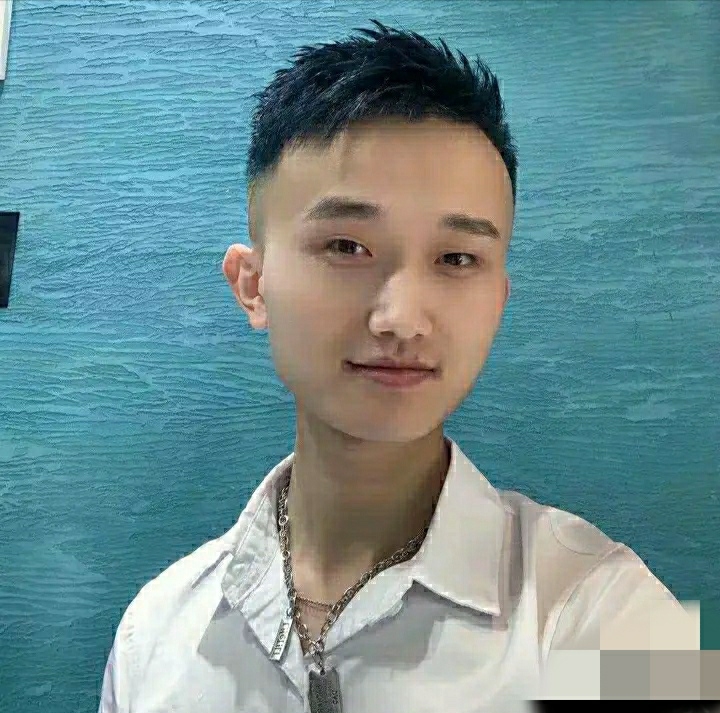 小哥哥的第一张照片--平顶山相亲服务中心