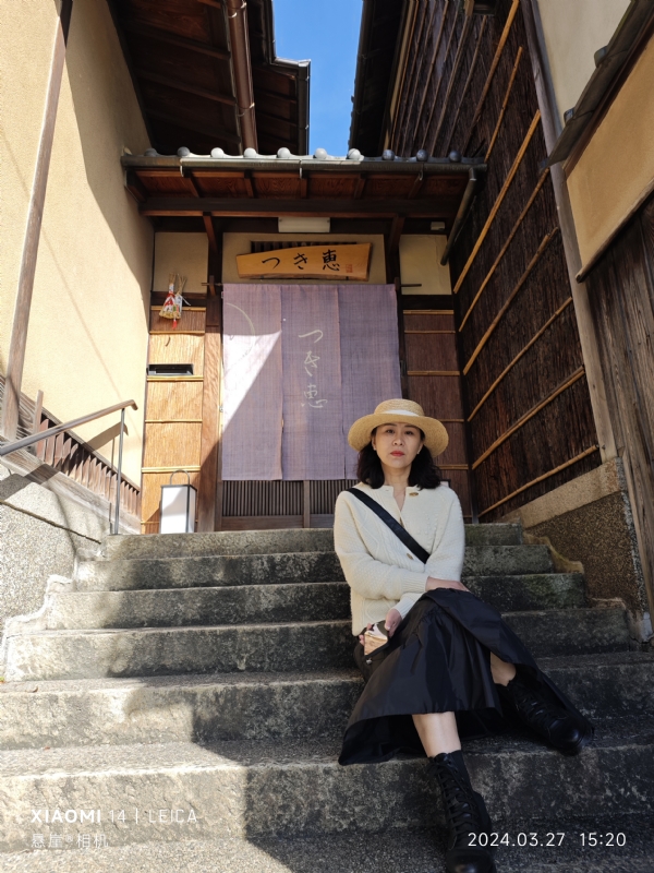 踱着方步的猫小姐的第一张照片--平顶山相亲服务中心