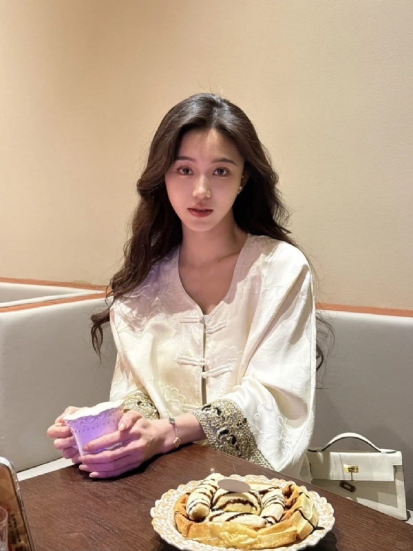 Anna的第一张照片--平顶山相亲服务中心