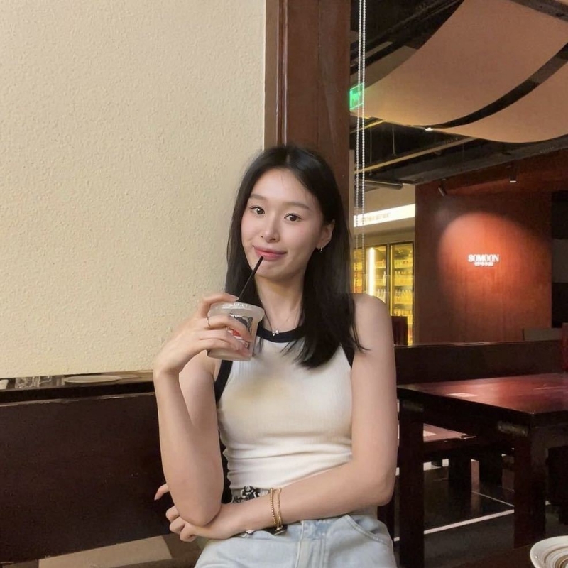 羽毛的第一张照片--平顶山相亲服务中心