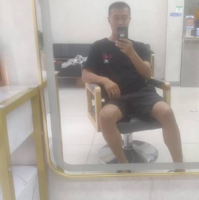 闫杰的第一张照片--平顶山相亲服务中心