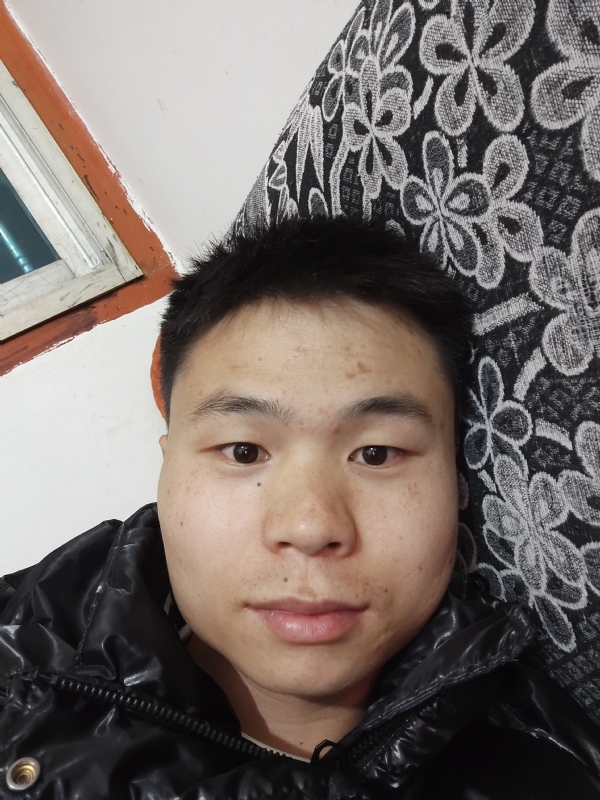 麒麟区幼儿园扛把子的第三张照片--平顶山相亲服务中心