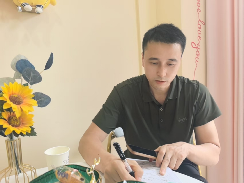 笑看一切的第二张照片--平顶山相亲服务中心