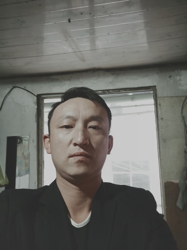 放弃爱你的第一张照片--平顶山相亲服务中心