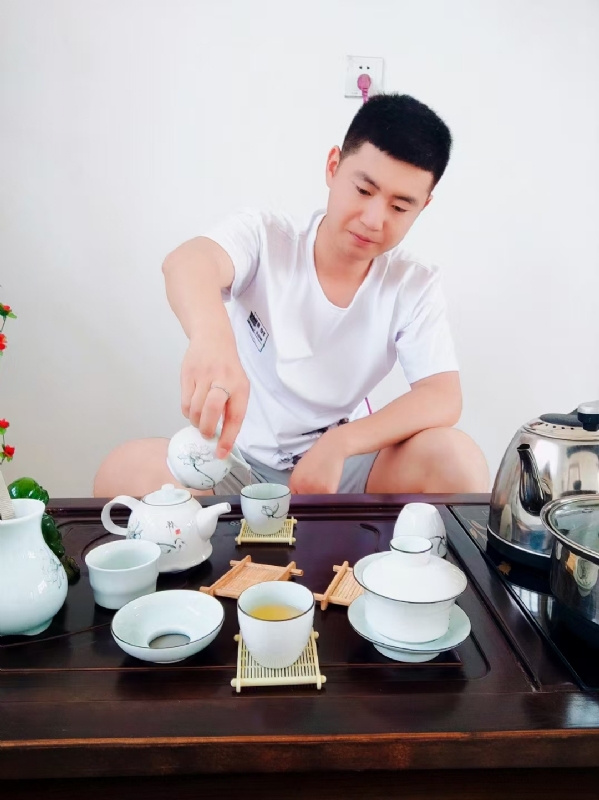 日月的第一张照片--平顶山相亲服务中心