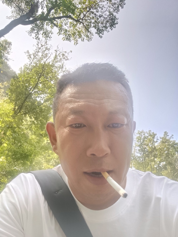 中年大叔的第一张照片--平顶山相亲服务中心