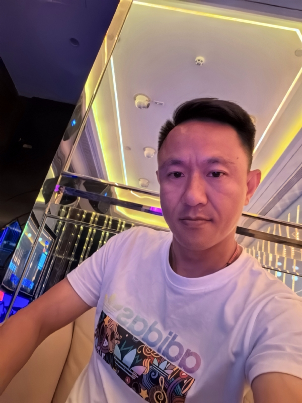 辞岸的第一张照片--平顶山相亲服务中心