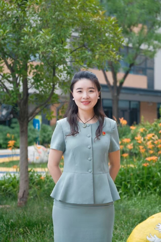 弯弯的第一张照片--平顶山相亲服务中心