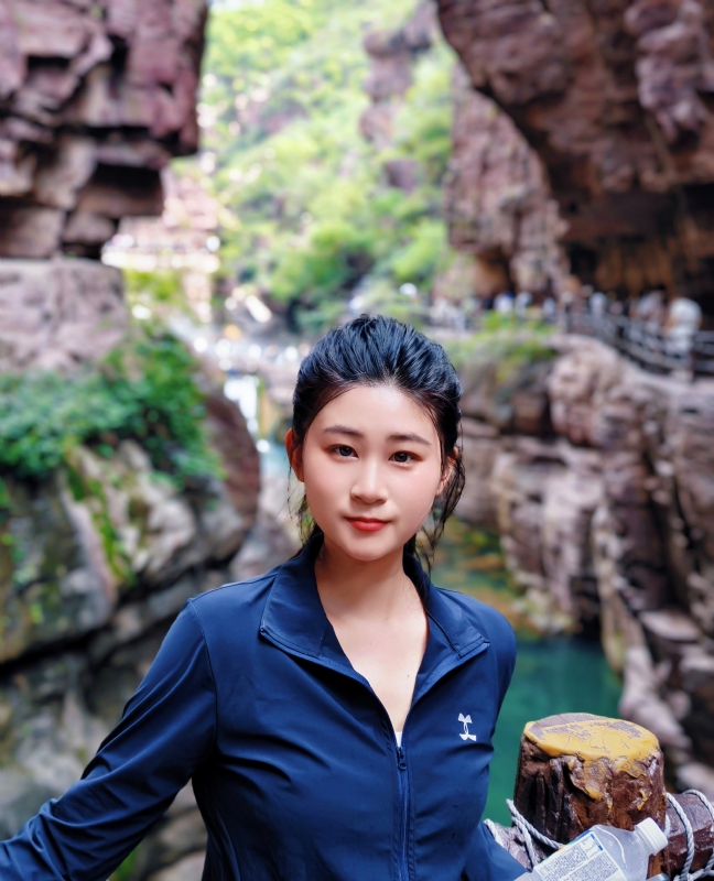 小S的第二张照片--平顶山相亲服务中心