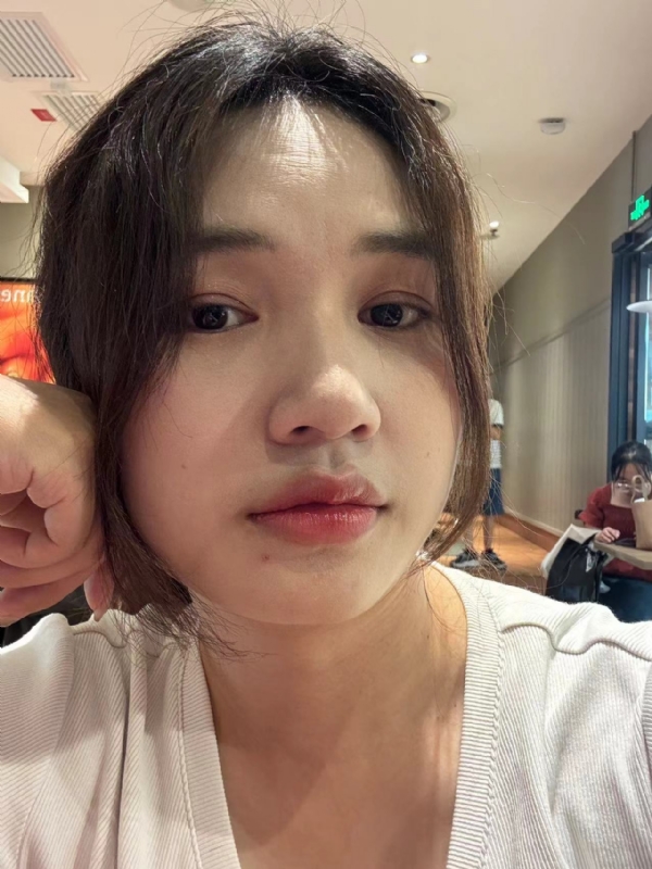 粉墨的第一张照片--平顶山相亲服务中心