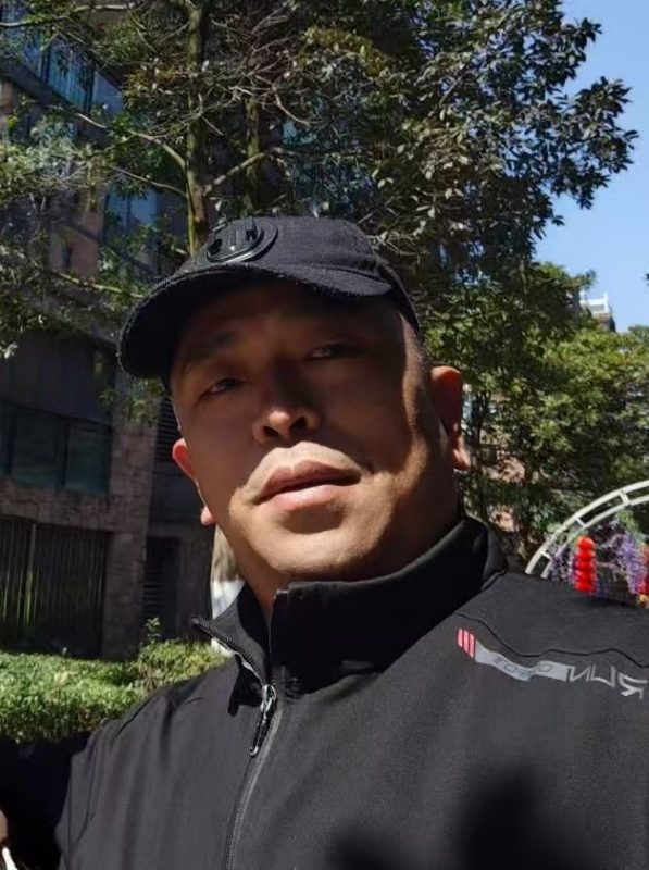 蓝色海洋的第一张照片--平顶山相亲服务中心